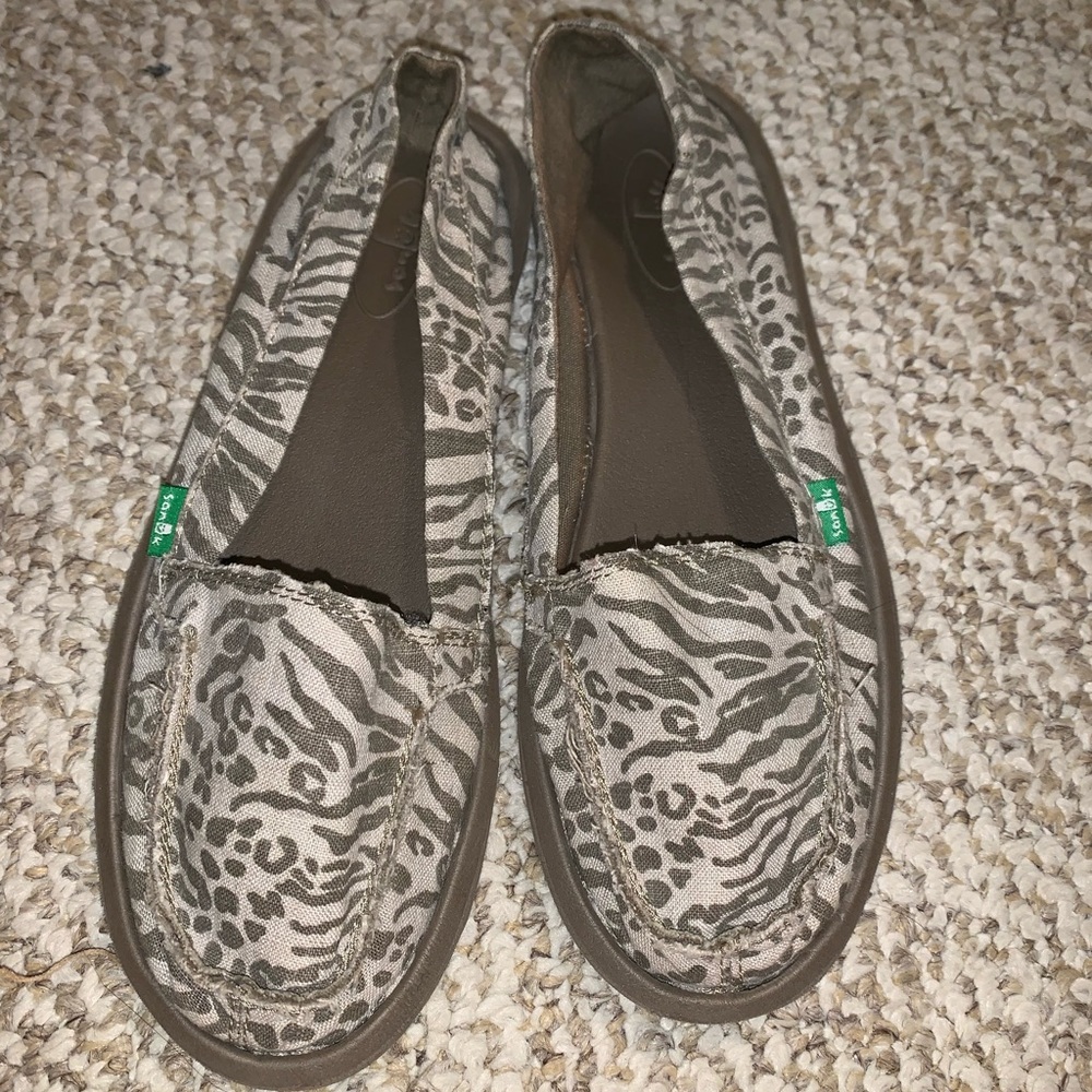 Women’s sanuk shoes